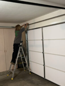 Garage door repair maintenance service